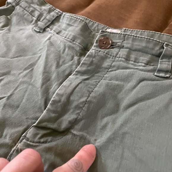 GAP Sage Green Cargo Short Utility Short Women’s Size 6 Casual Active Spring - Picture 4 of 6